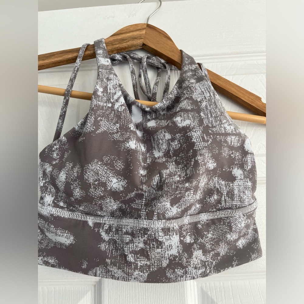 Lululemon sports bra